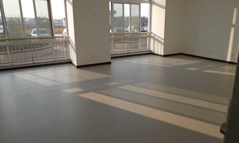 辦公室冬季鋪裝pvc地板應(yīng)該關(guān)注的問(wèn)題