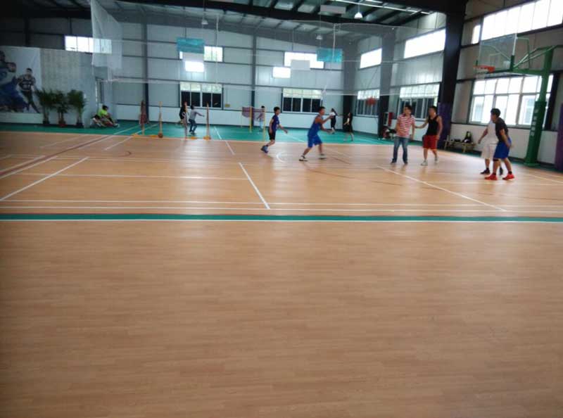 選擇塑膠地板應該注意些什么呢?